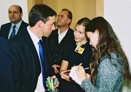 členky redakce s primátorem P. Bémem 2003